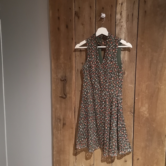 Floral Detailed Dress - Picture 2 of 5